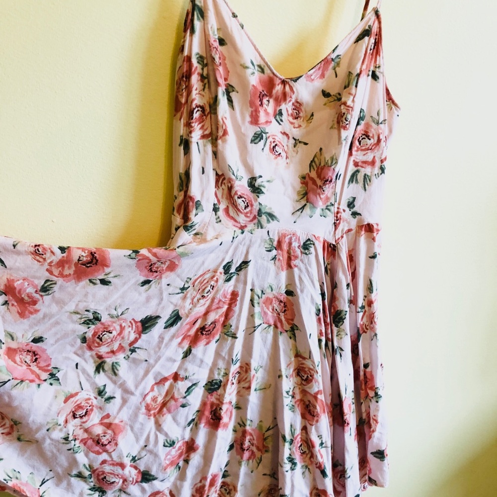 Beautiful Light Pink Floral Summer Dress!!🌸☀️